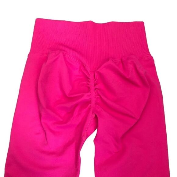Barbie Pink Scrunchie Butt Compression Legging - Picture 3 of 4